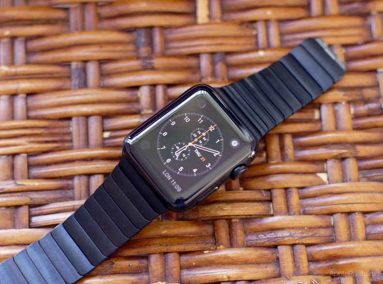 Apple первое время не будет продавать черные Apple Watch в магазинах