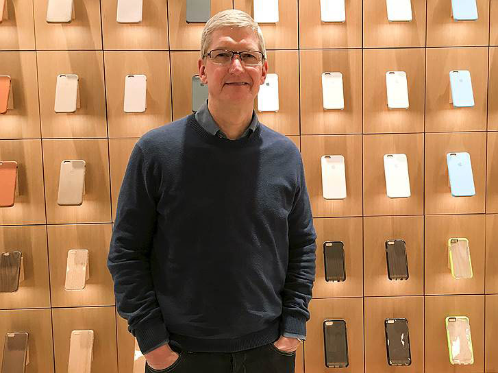 Тим Кук считает ослабление рубля причиной рекордно медленного роста продаж iPhone