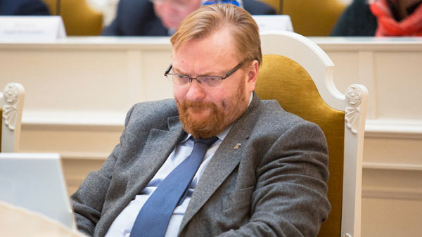 «Это угроза национальным интересам»: Милонов призвал суд пересмотреть решение о гей-смайликах на iPhone