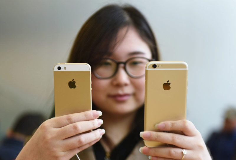 Золотые iPhone SE пользуются огромным спросом в Китае