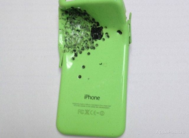 Пластиковый iPhone 5c спас британца от пулевого ранения